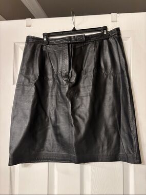 Apostrophe Black Leather A-Line Skirt